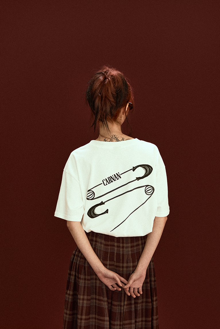 Safety Pin Classic T-shirt - Off